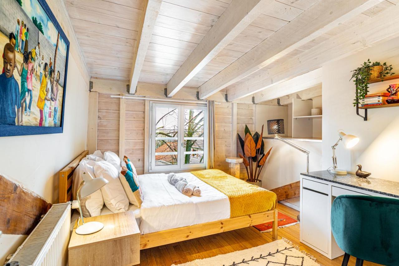 Art & Curiosity Cabinet Style Appartement With Paris View, Villa Des Ammonites 默东 外观 照片